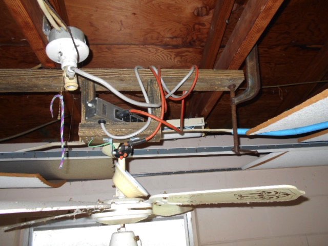 Home Inspector Check The Ceiling Fans, Outdoor Ceiling Fan Blades Droop