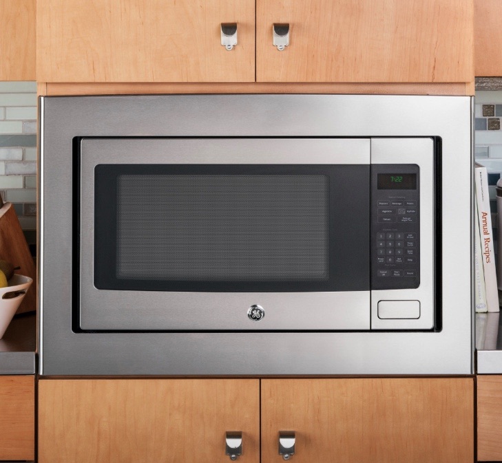 Do microwaves require any minimum clearances around them?
