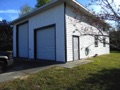 What is the difference between an attached and detached garage?