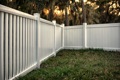 What is the average life expectancy of a vinyl fence?